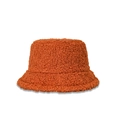 Primer plano del sombrero de pescador de forro polar rojo óxido con textura rizada - M (56-58cm) / Caramelo
