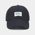 Detalle de gorra de béisbol negra de secado rápido con parche bordado vintage y ventilación - Ajustable / Negro