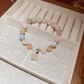 Detalle de pulsera de cuentas de cristal de colores con colgante de concha - Pulsera 58# (Colgante de Concha) / Perla de Agua Dulce de Colores Jade