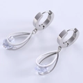Pendientes de aro en acero inoxidable con colgantes de gota hueca y circonitas claras - Color Acero