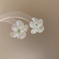 Zarte, durchscheinende Harz-Ohrstecker in Blumenform, sanftes Rosa und Hellgrün - 116# Silbernadel - Weiß