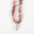 Handmade necklace with irregular pink strawberry quartz stones and a white baroque pearl - Strawberry Quartz Pearl