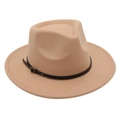 Vue détaillée du chapeau fedora en feutre kaki avec une bande de ceinture en cuir noir - Taille unique / Camel