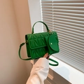 Sac à main vert matelassé en similicuir avec motifs de losanges et mini porte-monnaie - Vert
