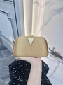 Pochette de soirée élégante en satin doré champagne avec strass et fermoir feuille - 20cm x 4cm x 10cm / Or Bronze (Chaîne + Poignée)