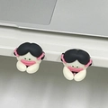 Juego de 2 clips de silicona mate para cables de escritorio con diseño de dibujos animados - Personaje con pelo negro / 2 Piezas/Juego