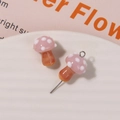 Makroaufnahme von Glas-Pilzanhängern mit rosa Punkten und Metallstiften für DIY-Schmuck - Nr.2 (Rosa Kappe Orangefarbener Stiel)
