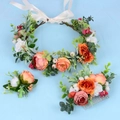 Blumenkranz und Haarkamm-Set mit orangen Rosen und Blättern für die Braut-Styling - Orange Weiß Blumen Set