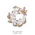 Detailed size view of the 4.2cm floral pearl brooch with weight at 12.8g - Gold Leaf Pearl Brooch (XD7202-1)