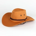 Dettaglio del cappello da cowboy arancione in finta pelle con cordino marrone - Regolabile / Giallo ocra