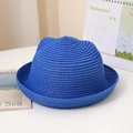 Détail d'un chapeau de paille bleu roi avec tissage en spirale et oreilles de chat - Enfants (Avec Corde) / Bleu Saphir