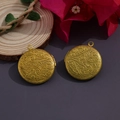 Pendentifs médaillons ronds dorés avec motifs floraux gravés sur disque de bois - N°24 Médaillon Rond à Relief (27.5*31mm)