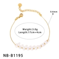 Detalle de una pulsera de perlas doradas con cierre de langosta y cadena de extensión - Pulsera Elegante De Empalme De Perlas (NB-B1195)