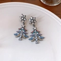 Orecchini a pendente a forma di albero di Natale con strass colorati e perle - Perno in Argento Canna di Fucile Colorato