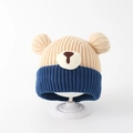 Dettaglio del cappello in maglia per neonati con orecchie da orso e bicolore - 50cm(1-2 Anni) / Blu