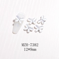 Details von 12x9mm 3D Schmetterling-Nagelcharms mit Katzenaugen-Flügeln und Silbermetall - Silberrand Weiß Katzenauge Schmetterling (MZH-7382)