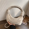 Sac à main nœud tissé blanc crème avec lanières en cuir PU et poignée d'épaule - Blanc Cassé