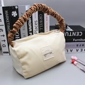 Bolso de mano de pana en crema y marrón con textura vintage y cremallera - Beige Marrón