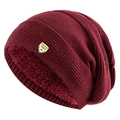Klassische weinrote Strickmütze mit Fleece-Futter und Schild-Logo für den Winter - Schild Etikett Stil / Burgunderrot