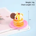 Miniatuur pannenkoek dessert sleutelhanger met slagroom en fruitige accenten - D05 Oreo Taart