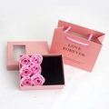 Elegante set di scatola regalo rosa con sei rose di sapone e borsa abbinata - Rosa