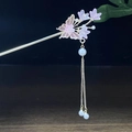 Goldene Haarnadel mit rosa Schmetterling, lila Blume und eleganten Quasten - Rosa Schmetterling Violette Blume Quaste Stil (0365)