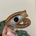 Haarklammer aus Acetat mit ägyptischem Horusauge-Design in Weiß und Bronze-Optik - Goldrand Horusauge