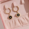 Orecchini vintage numeri romani in oro con pendente nero e zircone in scatola di gioielli - Oro (DEK299)