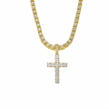 Collana tennis dorata con pendente a croce in zircone su sfondo bianco pulito - Set di collane / Oro