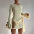 Mini abito in maglia giallo pallido a maniche lunghe con drappeggio e cintura - S / Giallo chiaro