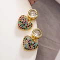 Elegantes pendientes de corazón bañados en oro de 18K con circonitas de colores - Estilo de Corazón Multicolor (43955)