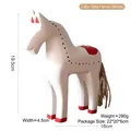 Kleines weißes Dala-Pferd aus Holz im europäischen Stil mit roten Akzenten und Hanfseilschwanz - Weißes Holzpferd Ornament (9087) / Weiß