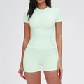 Ensemble de yoga vert clair sans couture avec haut manches courtes et short taille haute - S / Haut Et Bas / Manches Courtes + Short / Vert Herbe à Poux