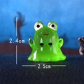 Luminous green frog resin ornament with glitter, 2.4x2.5cm Halloween garden decor - Luminous Halloween Frog