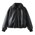 Detalle de chaqueta de piel sintética negra con cremallera metálica y puños acanalados - S / Negro