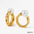 Golden C-shaped textured pearl earrings featuring a white round bead and metallic finish - Gold Pearl C-Shape Earrings (KDE1977)