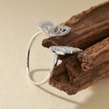 Anello in argento S925 con doppie farfalle e micro-diamanti pavé scintillanti - Taglia 14 (Aperto Regolabile) / Oro Bianco
