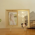 Détail d'un cadre photo rotatif en bois avec lampe LED parapluie et figurines de couple - Style Lumineux Double Face-Poupée de Couple Parapluie Blanc / 6 Pouces