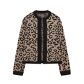 Dames vest met luipaardprint, zachte gebreide textuur en zwarte geribbelde randen op wit beeld - S / Animal Print