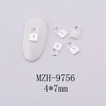 Vue macro de breloques de cadenas en cœur argentées pour nail art 3D et DIY bijoux - Style Mini Serrure Argent (MZH-9756)