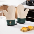 Thickened beige and green silicone heat-resistant oven mitts with non-slip texture - Dark Green Chef Hat (with Silicone) 1 Pair