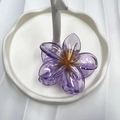 Elegante molletta per capelli a fiore viola in acrilico lucido per vacanze al mare - Grande / Viola con Centro Arancione