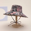 Cappello da sole rosa a tesa larga con stampa tropicale e fiocco sottogola - Stile Foglia / Rosa