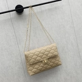Beige gewatteerde handtas voor dames met een gouden kettingriem en draaisluiting - Khaki