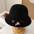 Chapeau bob en peluche noire avec breloques chien et pomme pour un style hiver - M (56-58cm) / 5086 Noir avec Accessoires de Chiot
