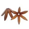 Set di due sottopentola in legno massiccio, venatura naturale, design a fiore pieghevole - Pezzo Singolo / Colore legno naturale