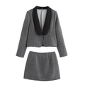 Elegant grijs tweedelig visgraatpak voor dames met sjaalkraag en bijpassende rok - XS / Zwart en Wit Visgraat