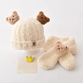Plüsch-Set aus Bärenmütze und Schal für Kinder in Cremeweiß für kalte Wintertage - Mütze & Schal Set / Gebrochenes Weiß