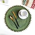 Set de table tissé rond vert avec bordure à pompons et service à café blanc décoratif - 38cm Set de table / Vert Algue