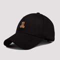 Gorra de béisbol de algodón negro con bordado detallado de un osito marrón sentado - Talla única / Negro